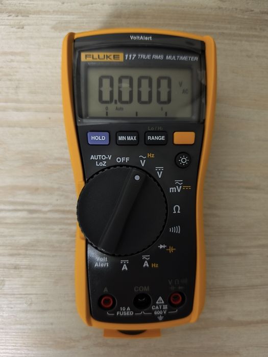 Мультиметр Fluke 117 з безконтактним індикатором напруги