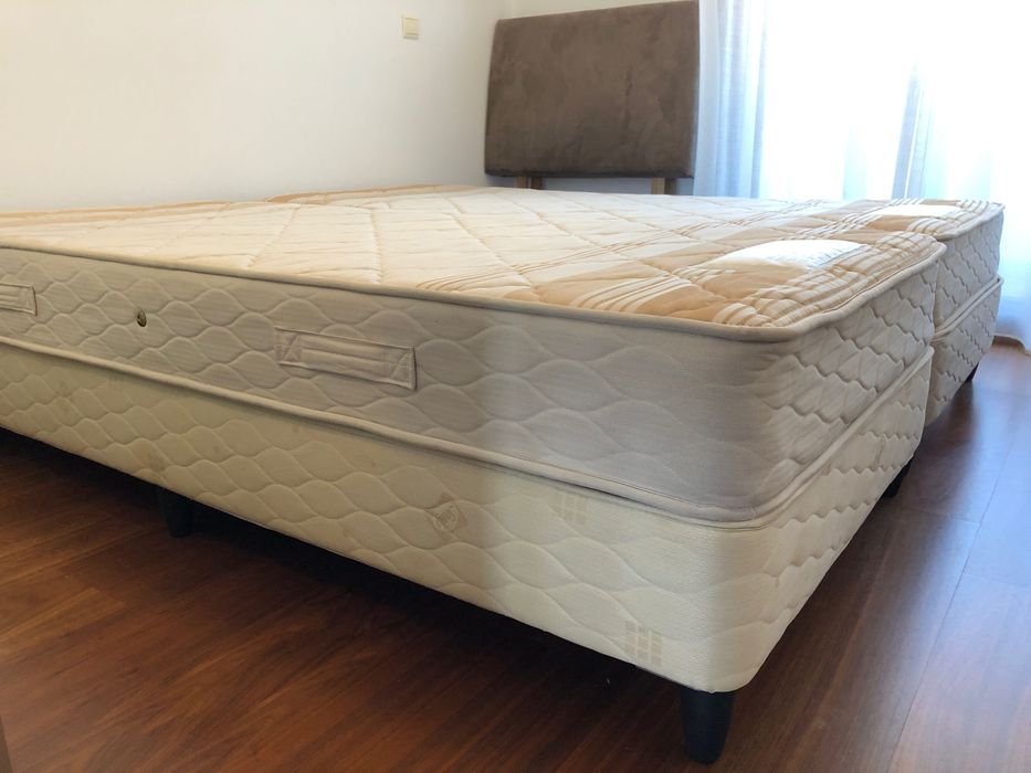 Cama base fixa e colchoe
