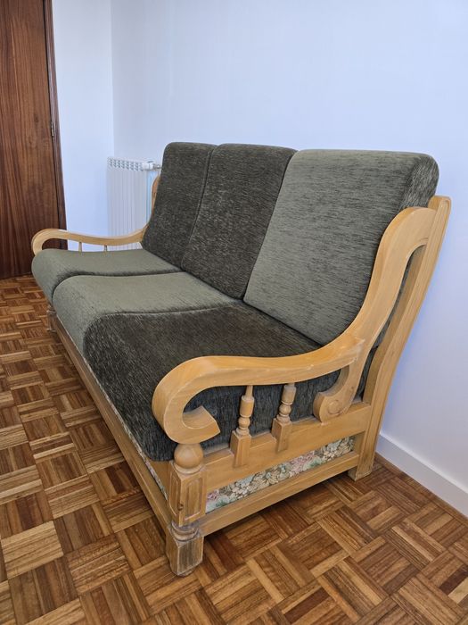 Sofás em madeira maciça (5 pessoas)
