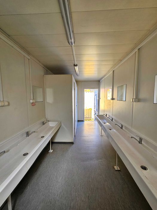 Kontener umywalnia łazienka wc toaleta socjalny