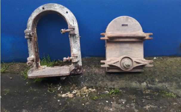 Tampa de deposito do vinho