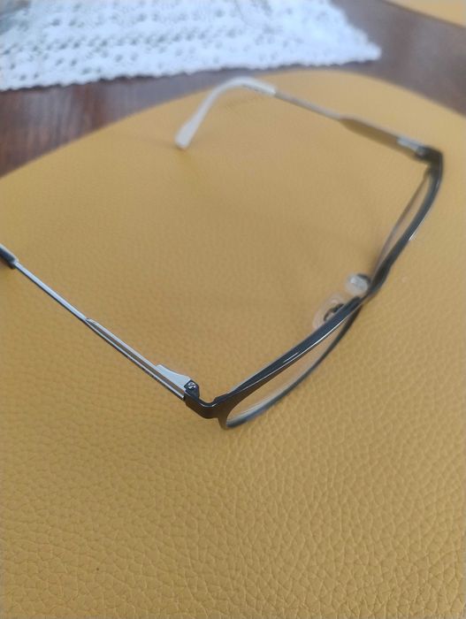 Oprawki do okularów korekcyjnych – Boss Orange – lekkie, wygodne