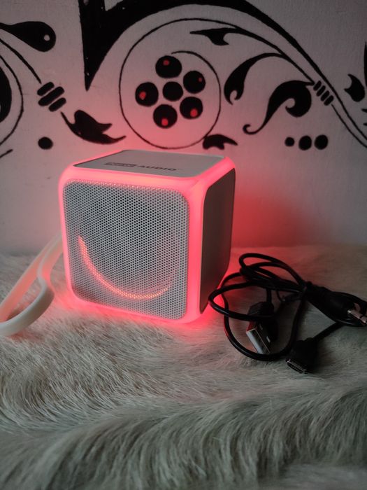 Портативна Блютуз Колонка з Підсвіткою/ Bluetooth Музична Колонка