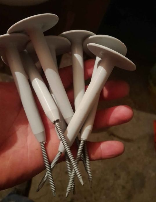 Tuleje do termoizolacji plus wkręt