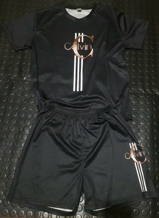 Продам костюм Calvin Klein. 500 гривень.