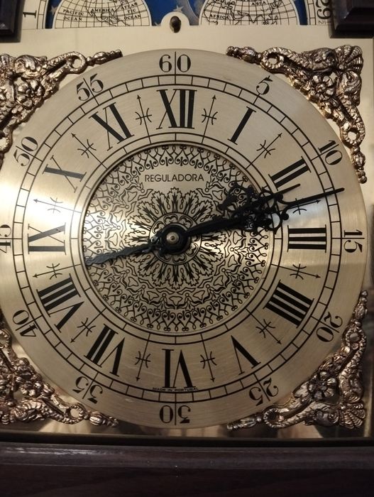 RELÓGIO Pé alto da marca Portuguesa REGULADORA com música Avé Maria