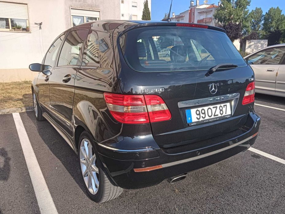 Mercedes B200 Designo impecável com poucos km foto 4