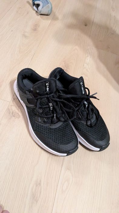 Buty adidasy Nike czarne rozmiar 40 stan bardzo dobry