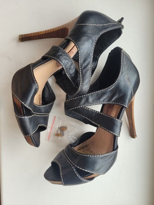 Жіночі шкіряні босоніжки від Respect на підборах, 38 размер