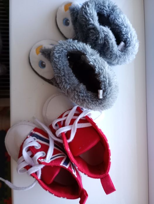 Пінетки,перше взуття ,дві пари 100грн