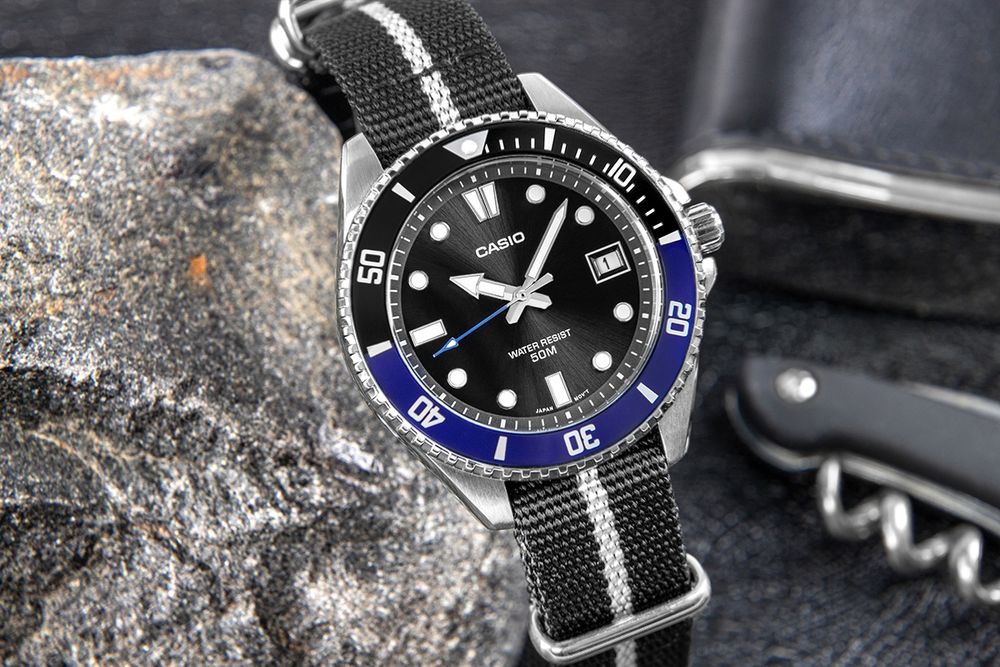 Zegarek Męski CASIO MDV-10C-1A2VEF + BOX