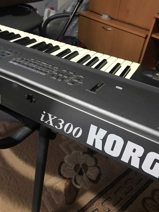 Продам синтезатор Korg IX 300