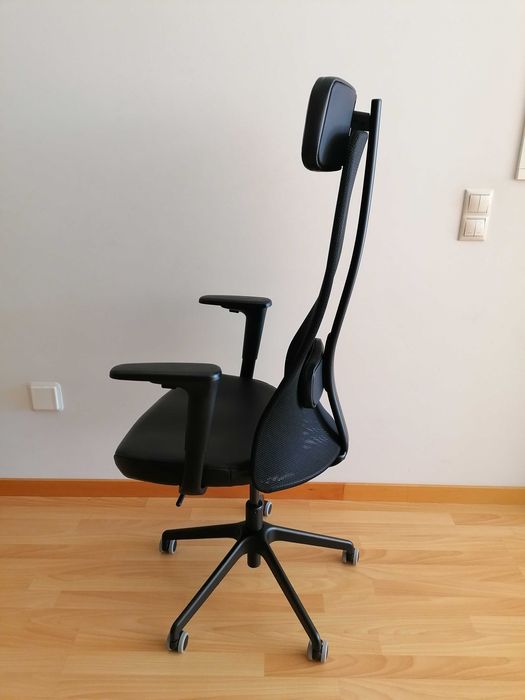 Cadeira de Escritório alta, com apoios lombar e cervical (Nova)