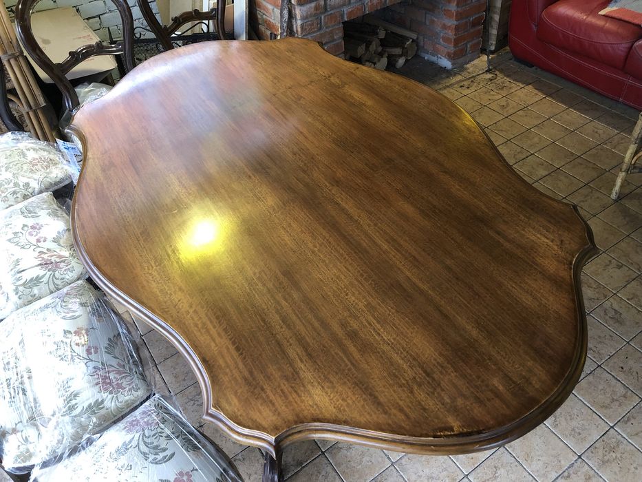 Обеденный стол со стульями