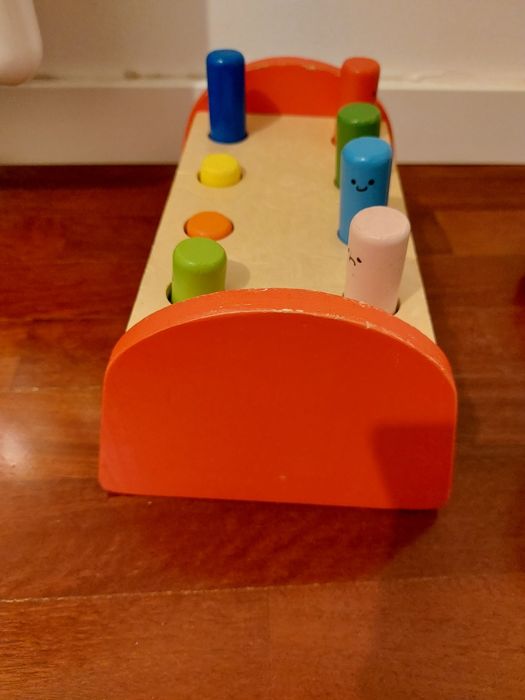 Brinquedo de madeira