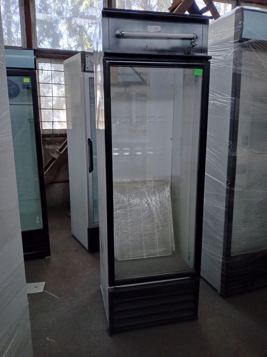 Шкаф холодильний для напоїв