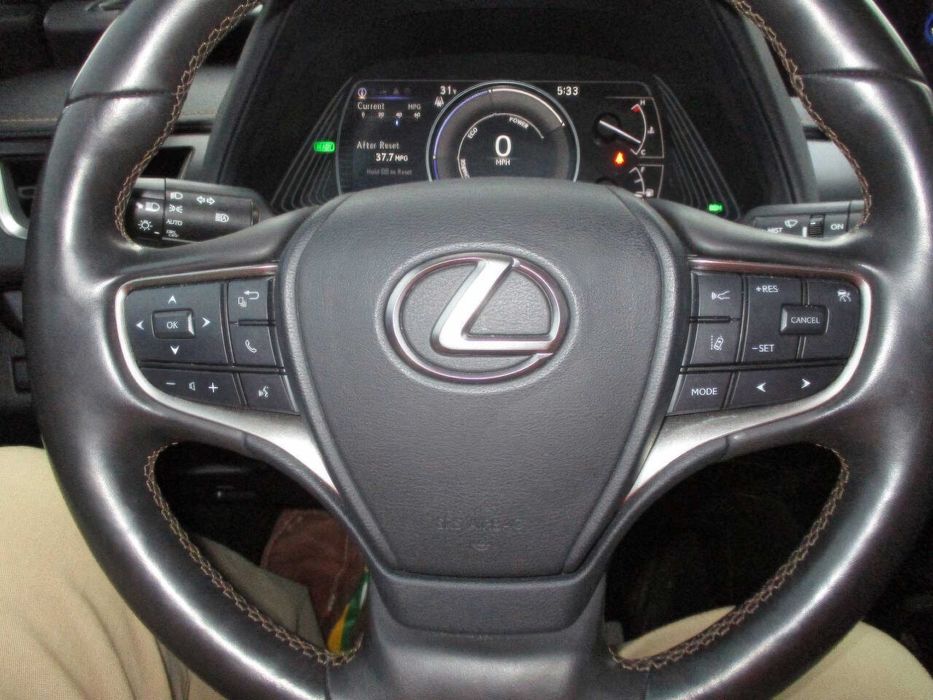 Lexus Ux      2022