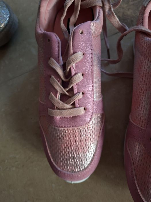 Buty sportowe rozmiar 37 nowe śliczne