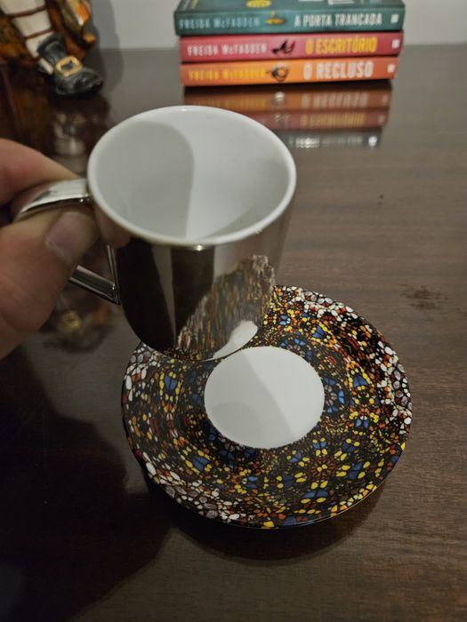 Chavena Café Damien Hirst