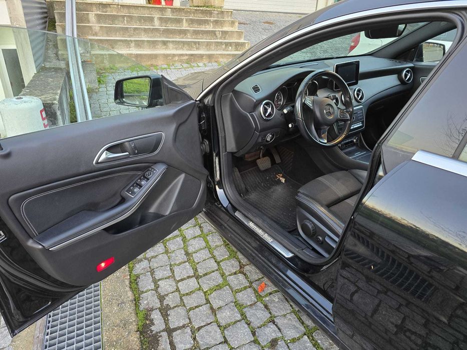 Mercedes CLA 180d automático