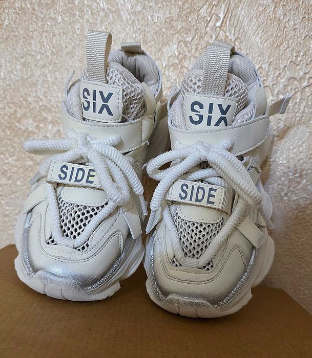 Кросівки для дівчинки