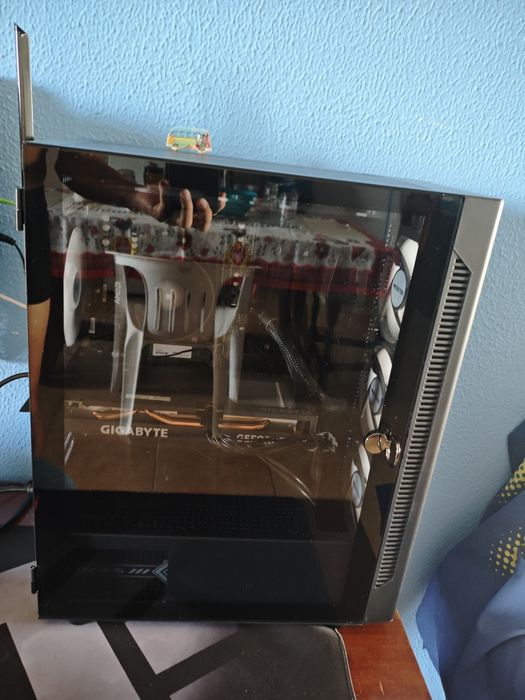 PC gamer num ótimo estado de preservação