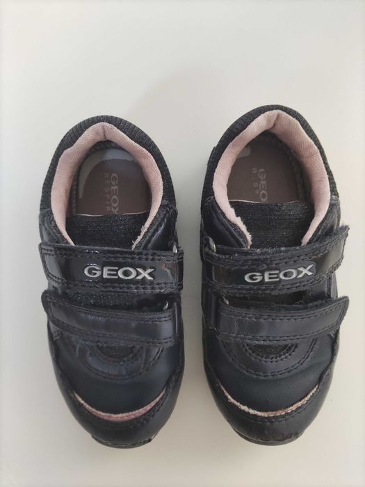 Sapatilhas e sapatos criança