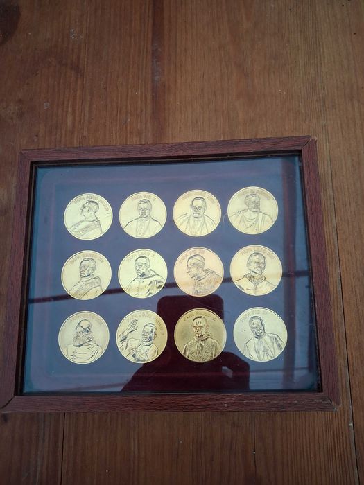 Colecao de medalhas papais