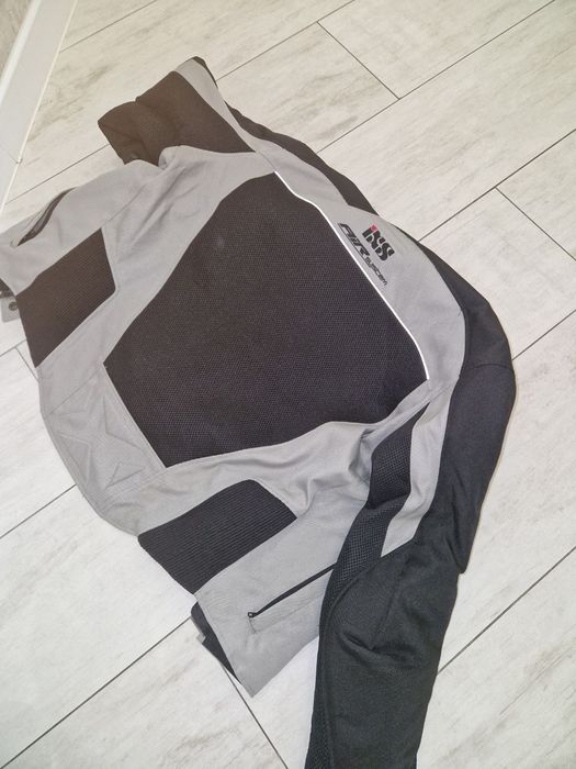 Мото куртка в чудовому стані