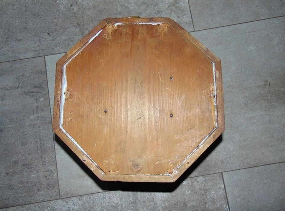 Przedwojenny wiszący okrągły zegar drewniany,sygn.D.C.