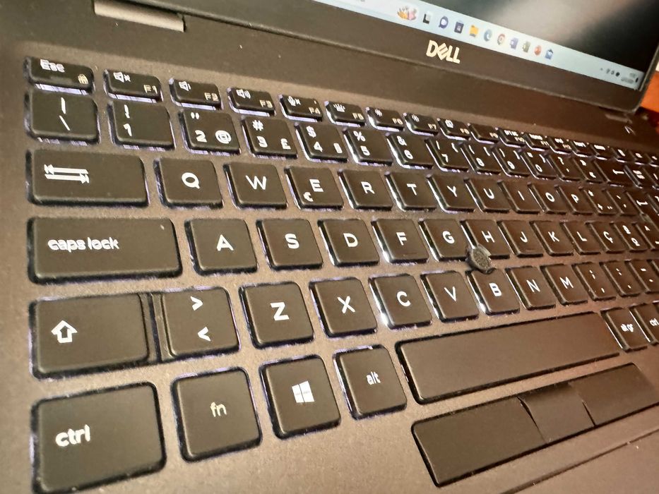Dell Latitude 5500 15.6"FullHD/i7-8665u Quad Core/16Gb Ram/Ssd 512Gb