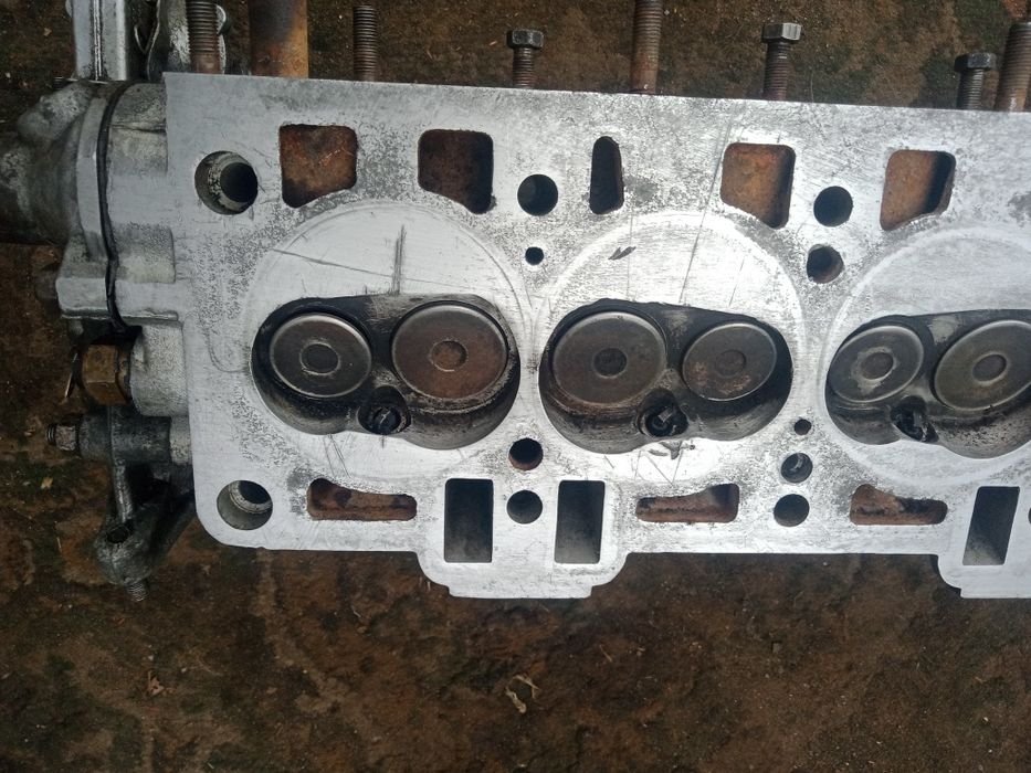 Головка блока цылиндров на Таврию,Славуту,карб-я