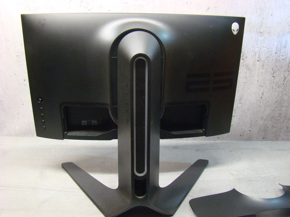 Alienware monitor 25 Cali