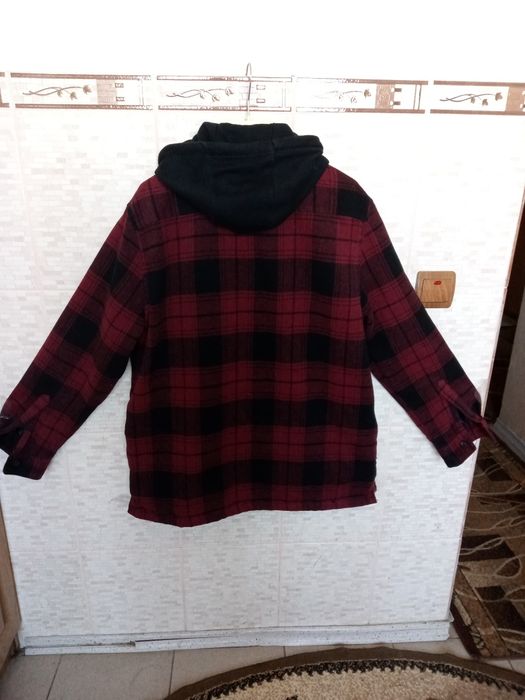 Чоловіча сорочка  темно - бордова  в клітку.