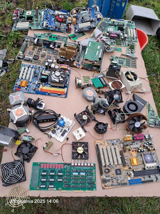 Płyty elektroniczne używane