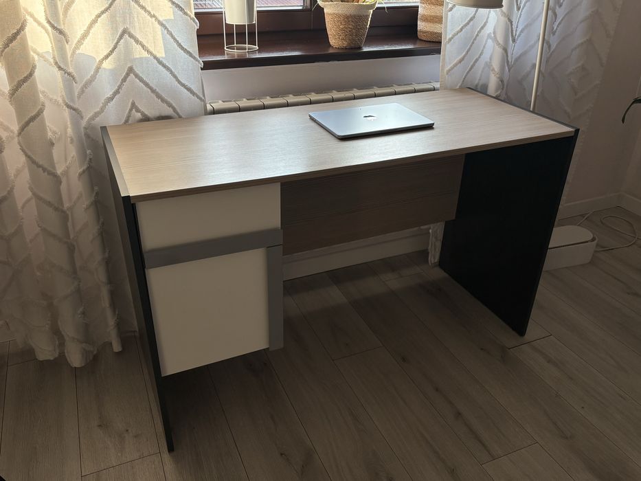 Komplet mebli młodzieżowych