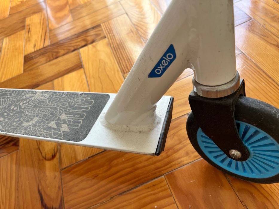 Trotinete oxelo azul como nova criança