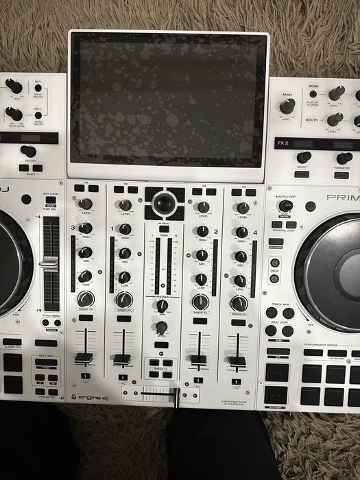 Dj Denon prime 4 +