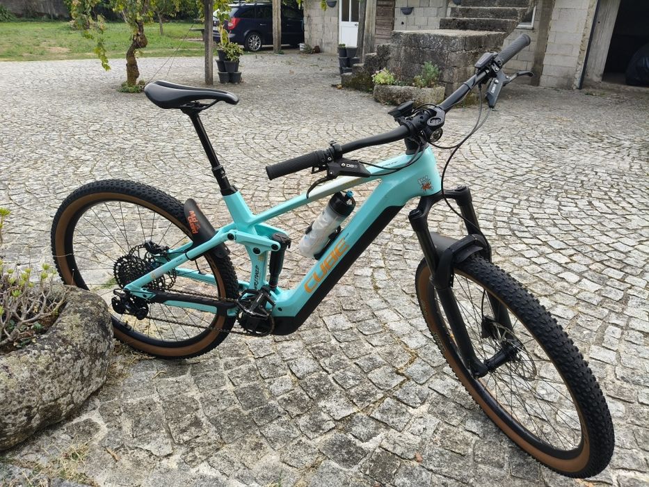 Cube stereo Race 750w