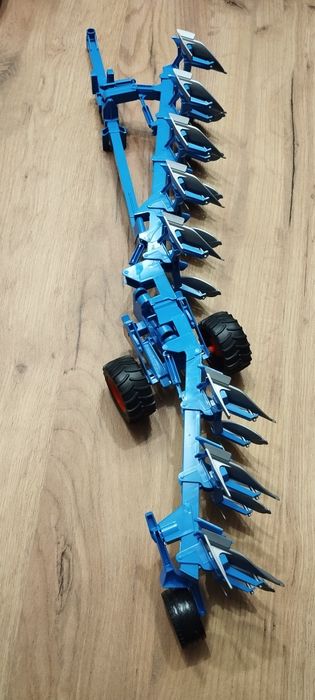 Pług Lemken bruder 8 skibów