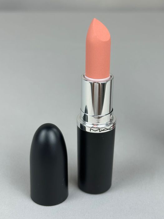 MAC szminka MACximal Silky Matte Lipstick odcień Honeylove 605
