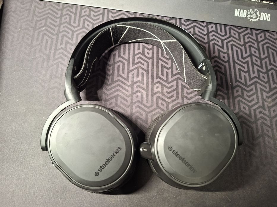 Steelseries arctis 9