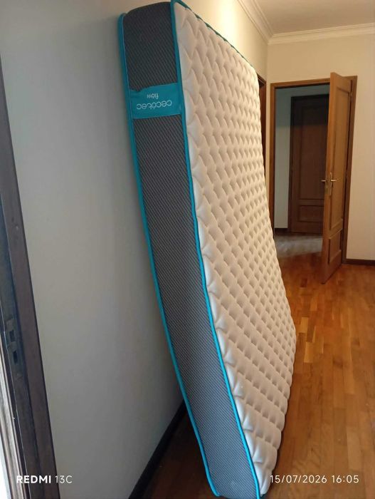 Colchão confortável como novo