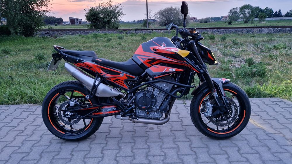 KTM 790 DUKE L rok 2023 moc 95 KM