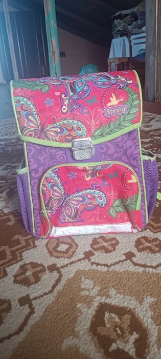 Рюкзак шкільний для дівчинки