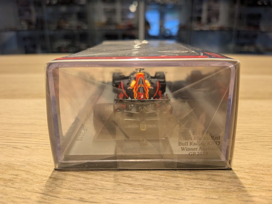 Aston Martin Red bull Racing RB15 - 1/43