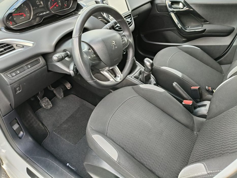 Peugeot 208  1.4 HDI Style