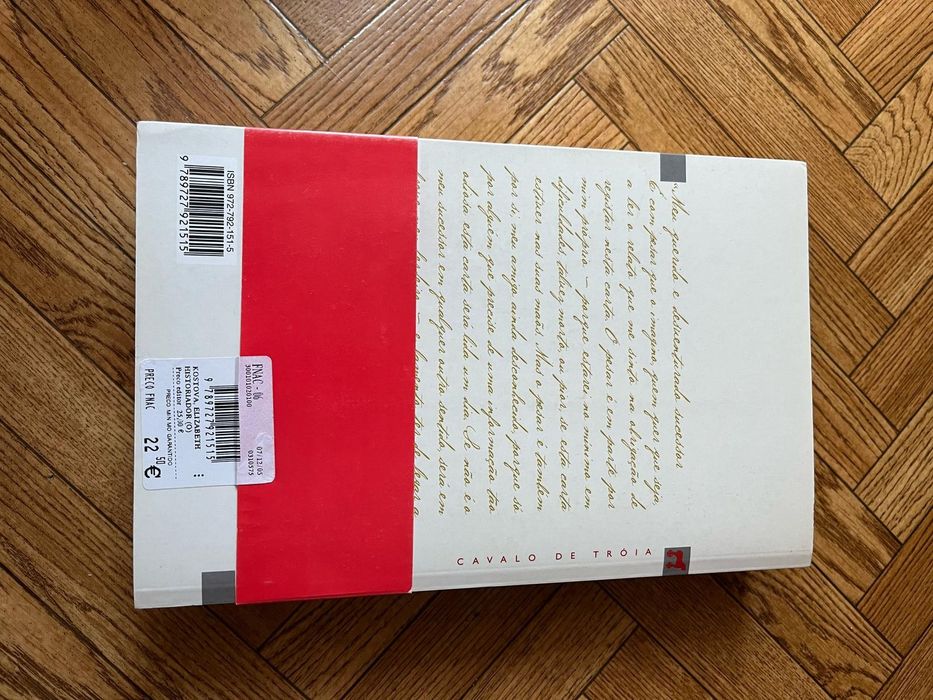 Livro "O historiador- Elizabeth Kostova"