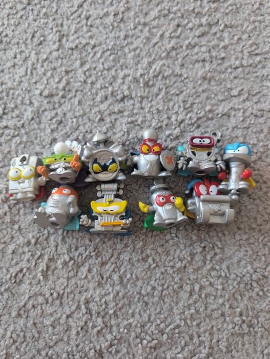 SuperThinks figurka
