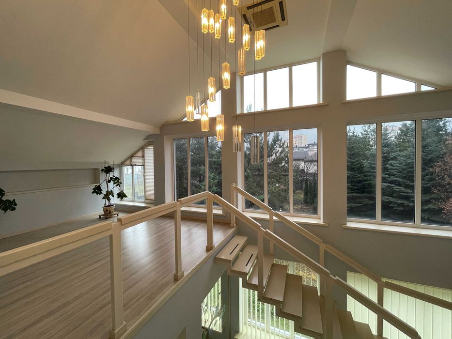 Будинок з ремонтом  на ділянці 18 соток в центральній частині Бучі